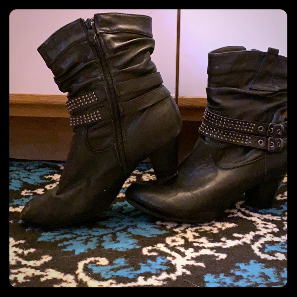 Leather Kitten-Heel Ankle Boots